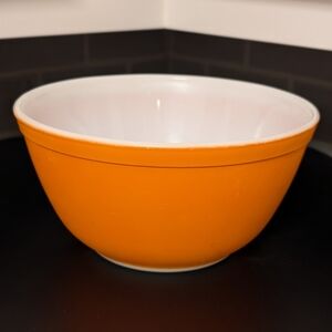 Vintage PYREX Orange Mixing Bowl 402 1.5 QT made In USA